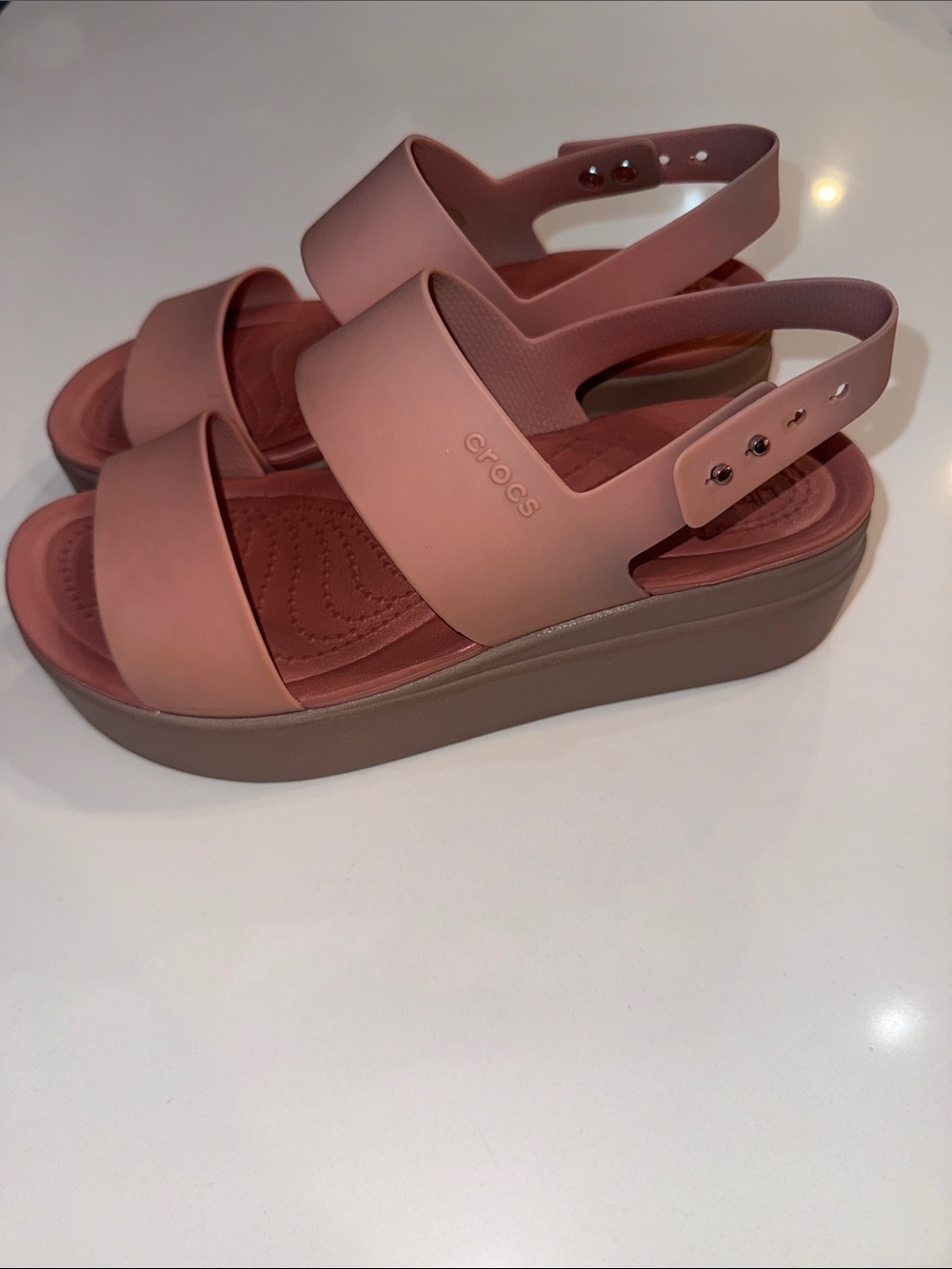 Crocs Brooklyn Low Wedge Sandals | Size 7 - Picture 4 of 11